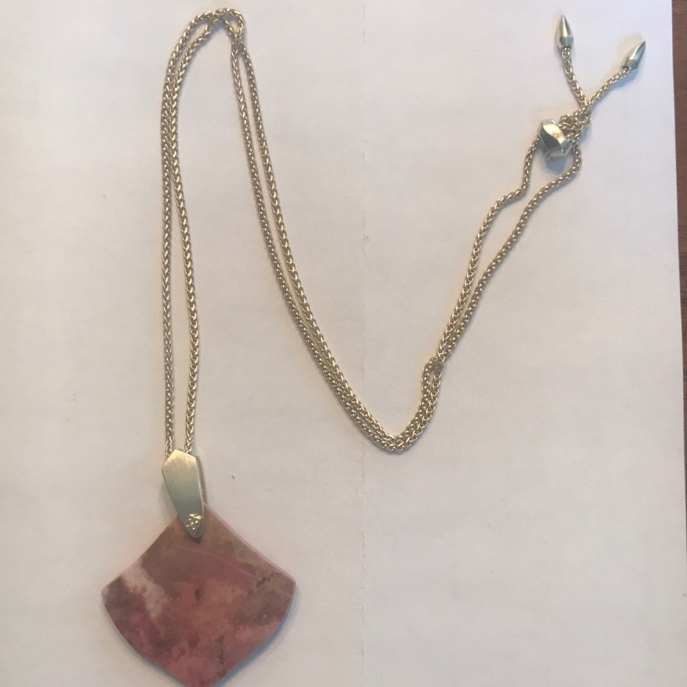 Kendra Scott necklace